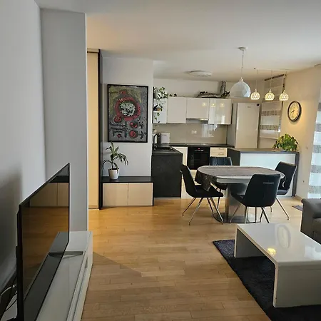 Romeo Apartment *
